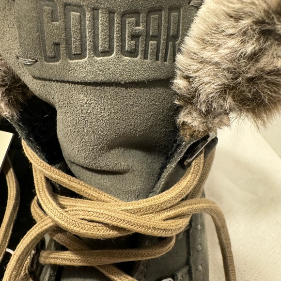 NWT Women's Cougar Vanetta Suede Waterproof Winter Boots, Size 10, Moss - Picture 3 of 16